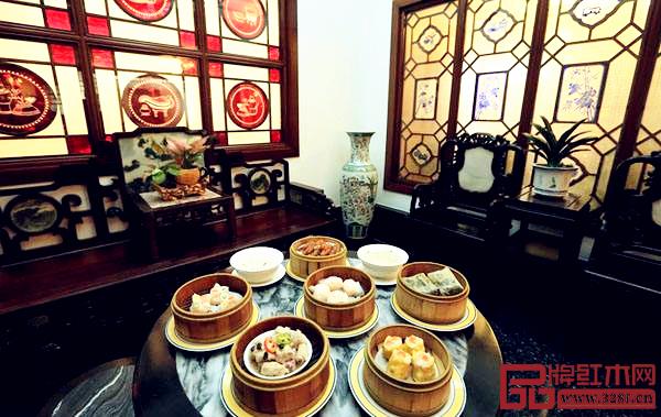 在广式老牌茶楼包厢内还可以看到广式家具的身影 在广式老牌茶楼包厢内还可以看到广式家具的身影